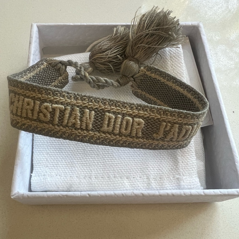 Dior friendship bracelet